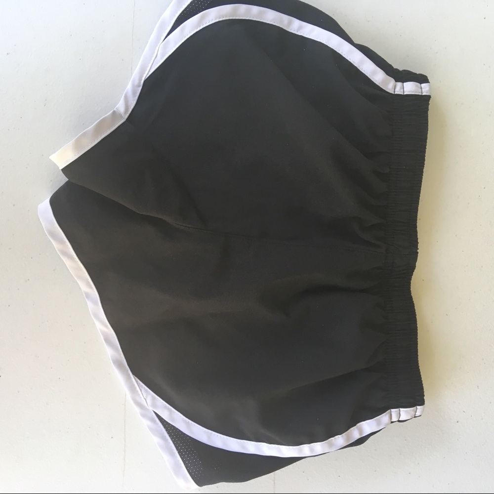 Nike Youth XS black Short Pants - Picture 3 of 6